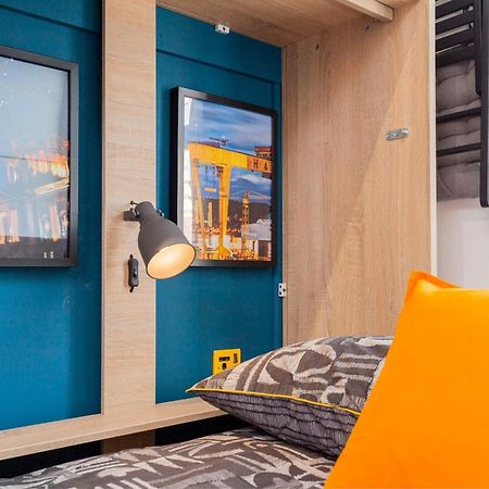 Funky City Apartment - Secure Parking - Wifi - Sleeps 6 - No Parties Belfast Eksteriør billede