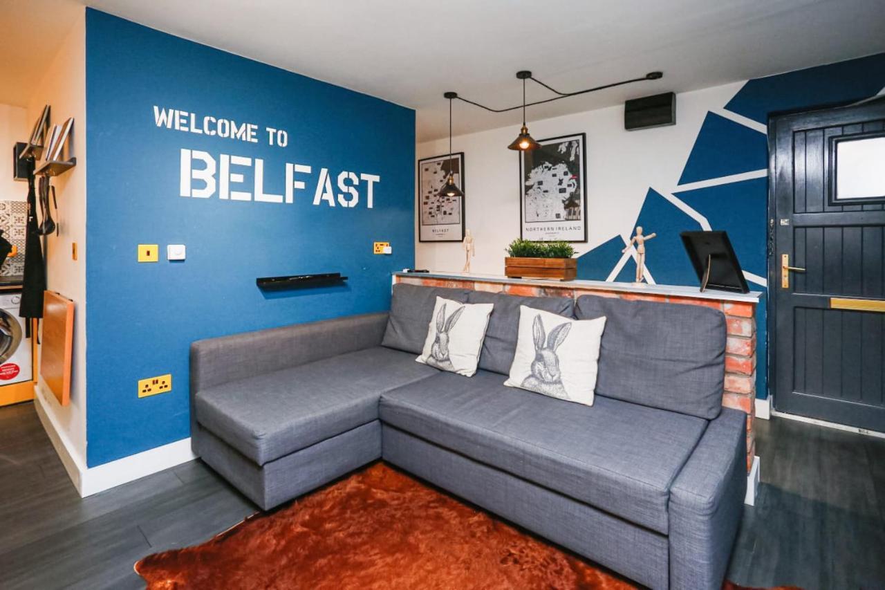 Funky City Apartment - Secure Parking - Wifi - Sleeps 6 - No Parties Belfast Eksteriør billede