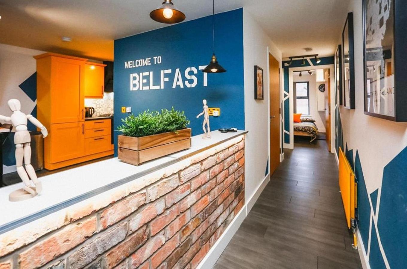 Funky City Apartment - Secure Parking - Wifi - Sleeps 6 - No Parties Belfast Eksteriør billede