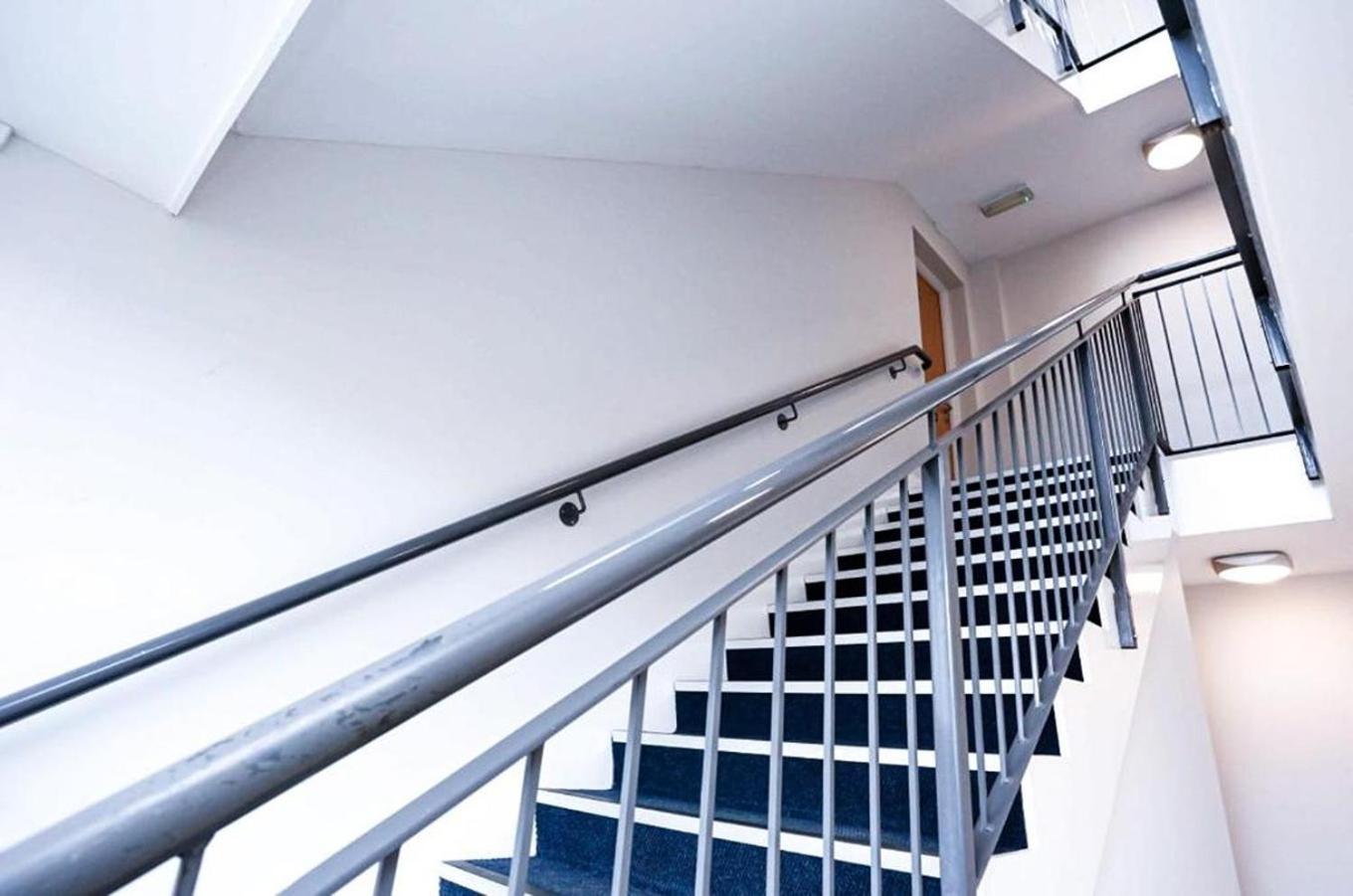 Funky City Apartment - Secure Parking - Wifi - Sleeps 6 - No Parties Belfast Eksteriør billede
